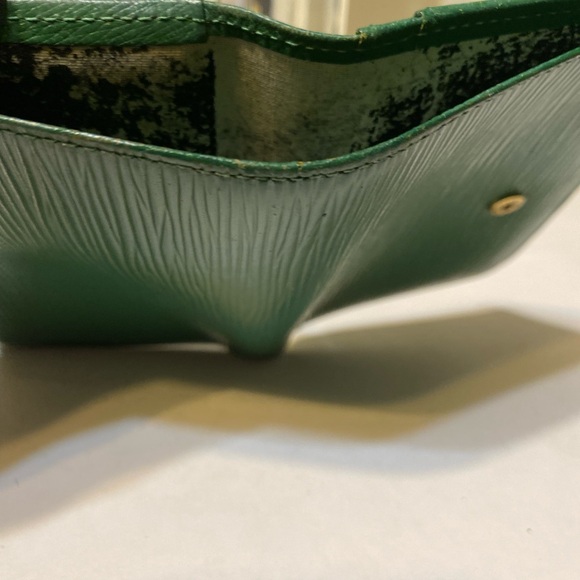 Louis Vuitton Textured Green Card Holder - Picture 9 of 13